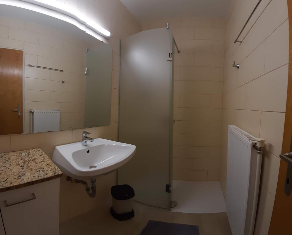 Апартаменты Haus Koenigshofer Нойзидль-ам-Зе Экстерьер фото